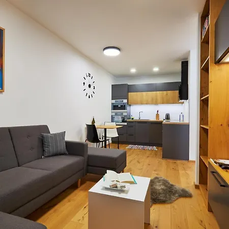 Rv Onyx Apartament *